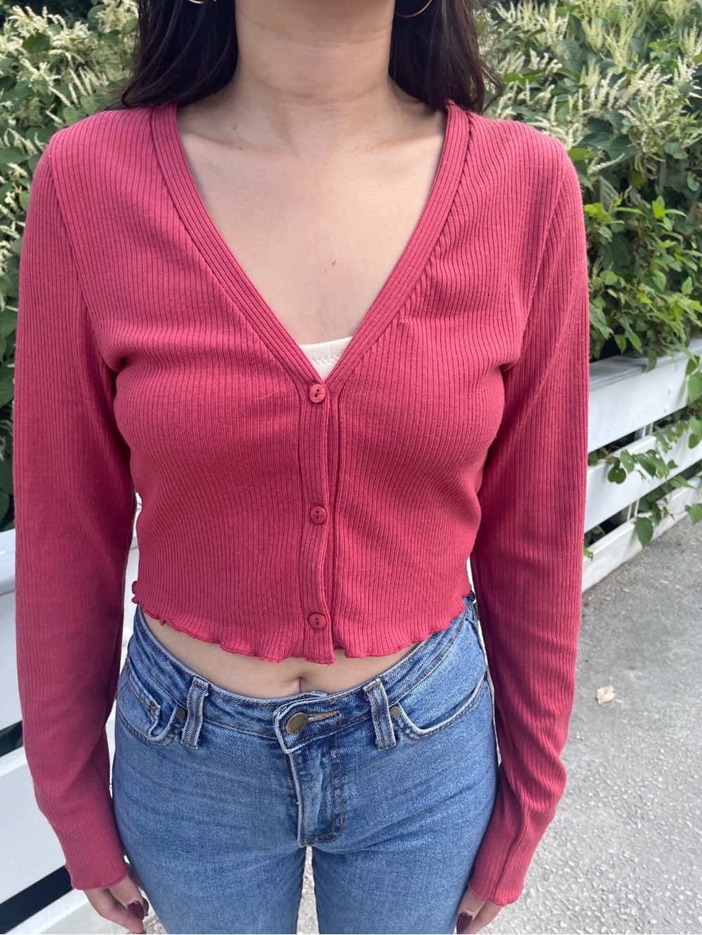 Love Tree Rose Ribbed V-Neck Button Crop Top - Picture 2 of 4